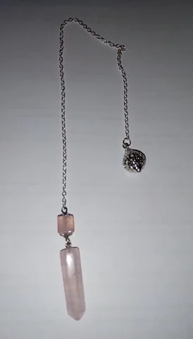 Pendule en quartz rose