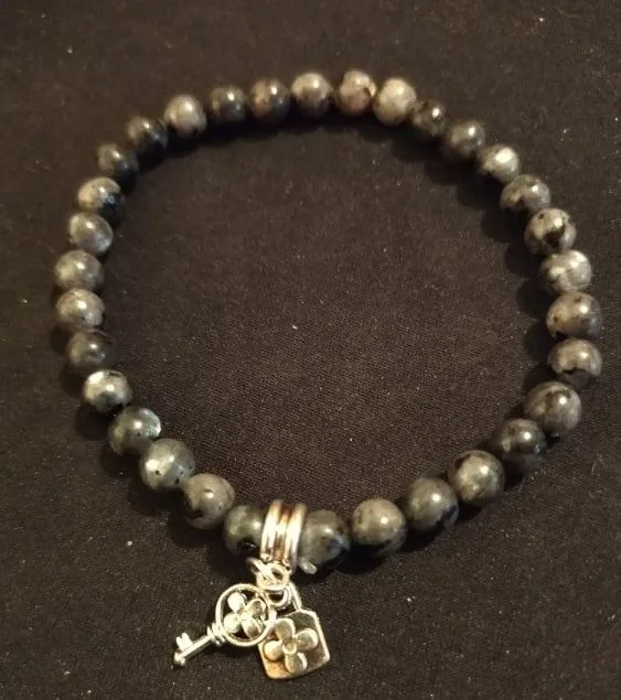 Agate with Key & Padlock – Discover the New Beginning